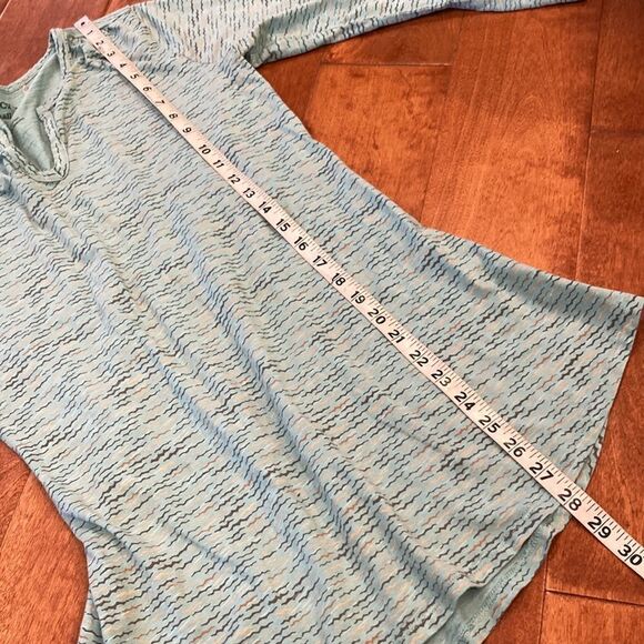 Toad & Co. green split neck, three-quarter length sleeves T-shirt - Picture 5 of 5